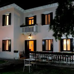 Crispi Casa de Campo